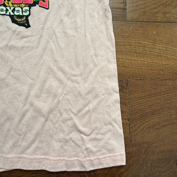 NWT Buc-ee's Shirt Mens M Cactus Pink Short Sleeve Texas Beaver Graphic Tee - Picture 8 of 11